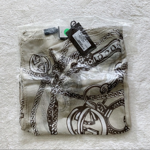 NWT Authentic Gucci Signature Print Lightweight Chiffon Silk Square Scarf Ivory - Picture 5 of 8
